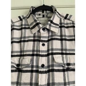 American Eagle Super Soft Black/White  Button Up Flannel Shirt M